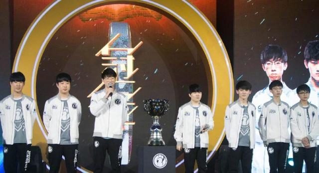 巴西队换帅在即：兜兜转转，还得是你！.